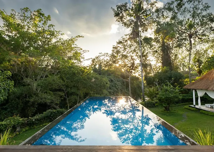 Lepak By The River In Villa Ubud